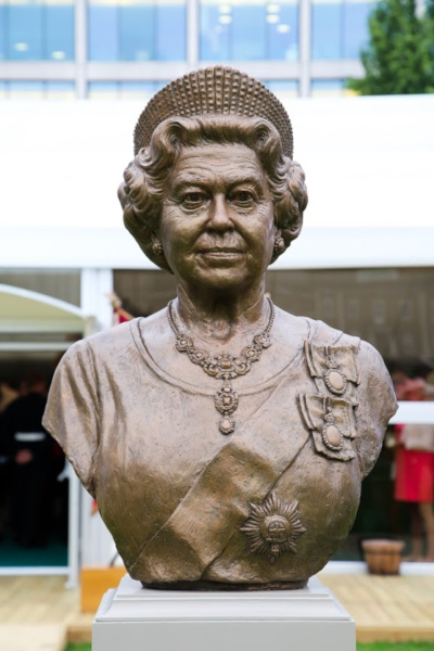 The Queen's Sculpture/Bust