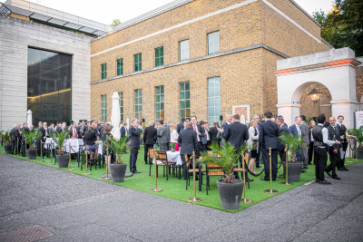 Outdoor conference networking space in London